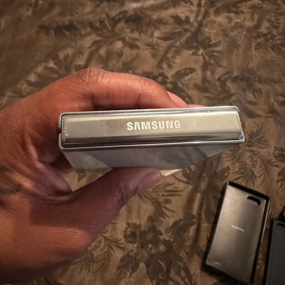 Unlocked Samsung Galaxy Z Flip5 512gb